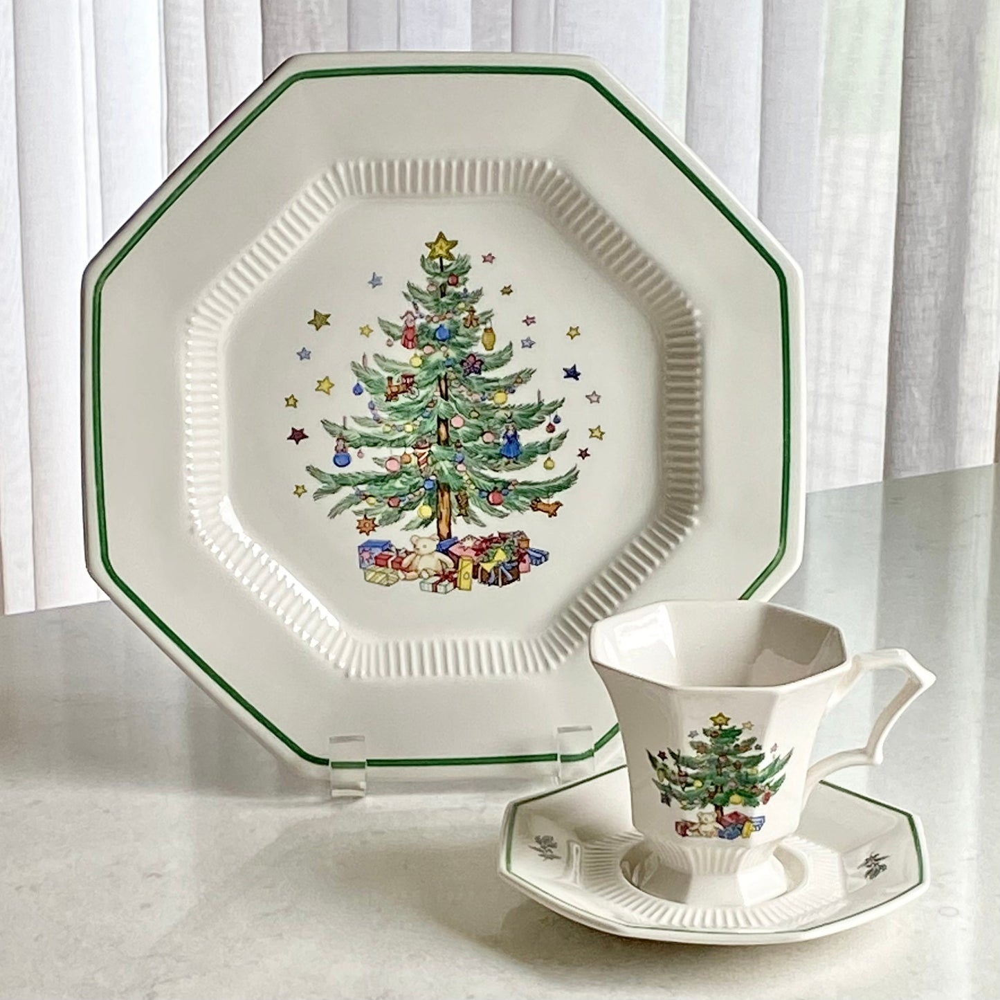 Vintage Nikko Classic Collection Christmas Cups and Saucers - 6 sets, 12 pieces total
