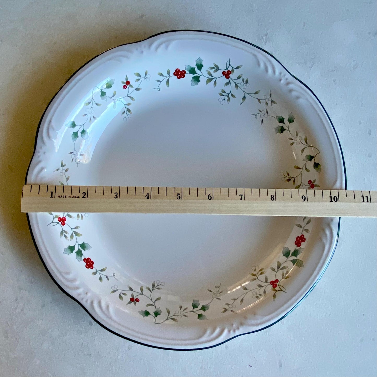 Vintage Pfaltzgraff Winterberry Large Serving Bowl