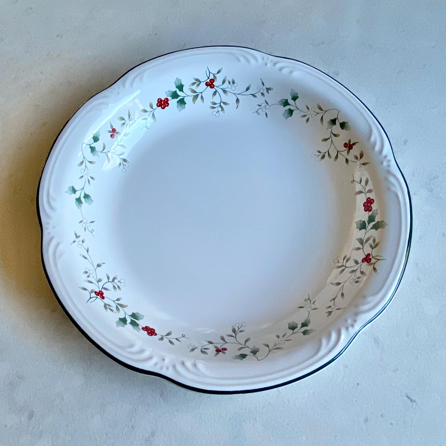 Vintage Pfaltzgraff Winterberry Large Serving Bowl