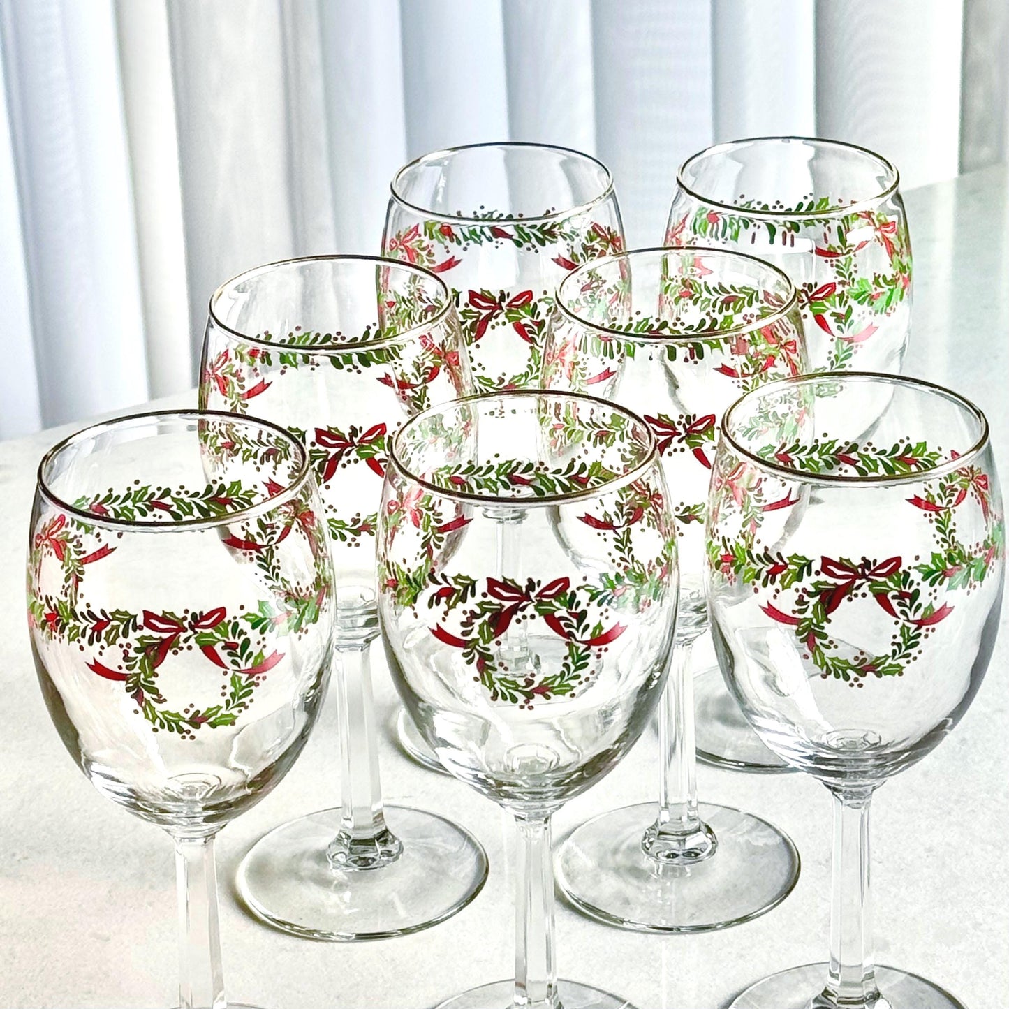 Vintage Wreath and Holly Gold Rimmed Glasses - Set of 7