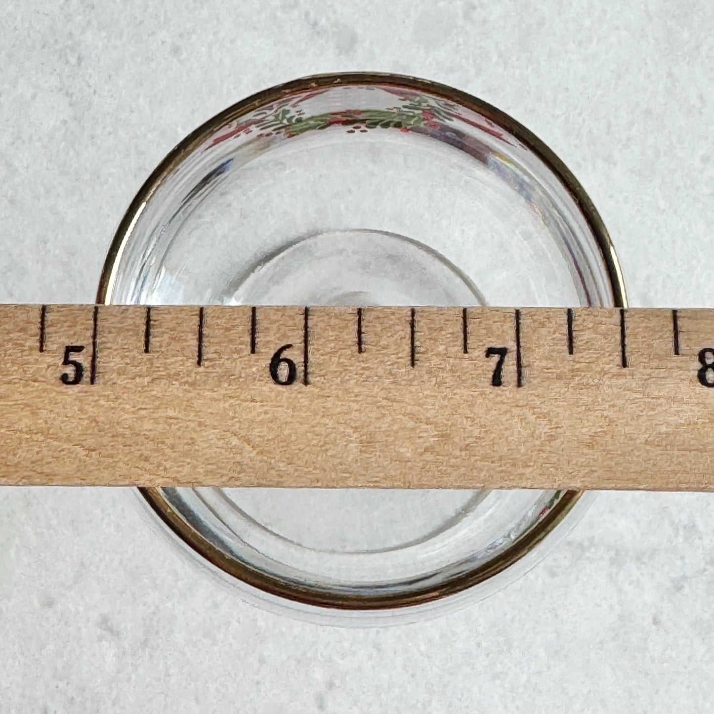 Vintage Wreath and Holly Gold Rimmed Glasses - Set of 7