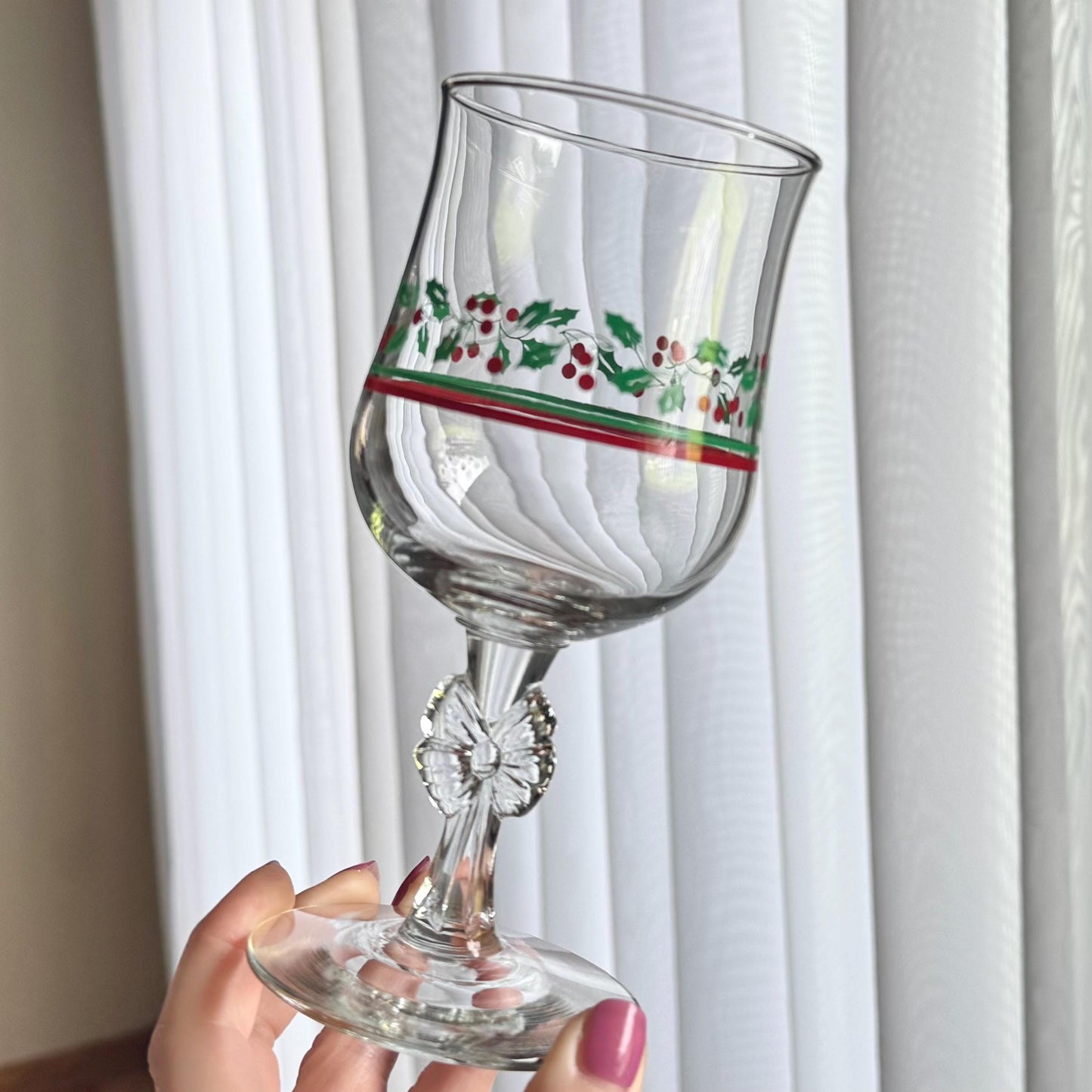 Vintage Arby's Bow Stem Gold Trimmed Christmas Glasses - Set of 12
