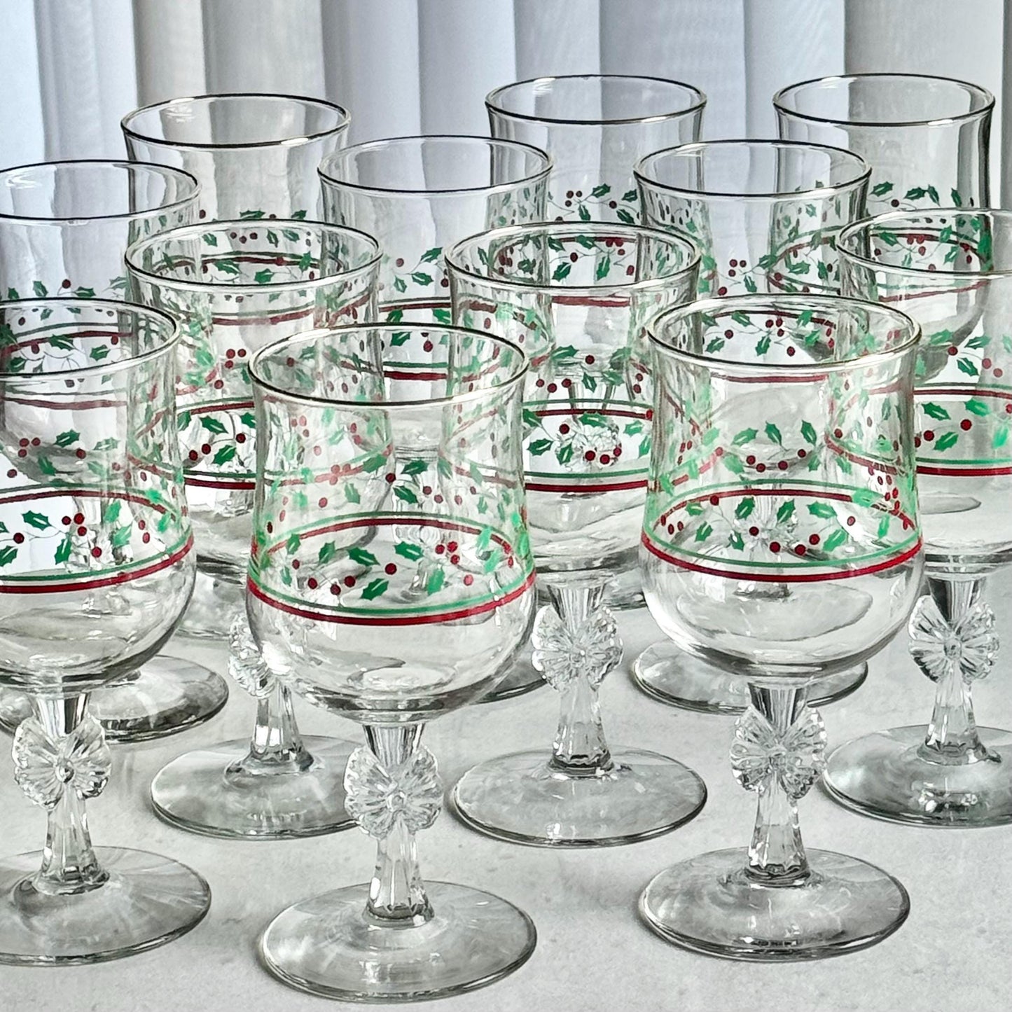 Vintage Arby's Bow Stem Gold Trimmed Christmas Glasses - Set of 12