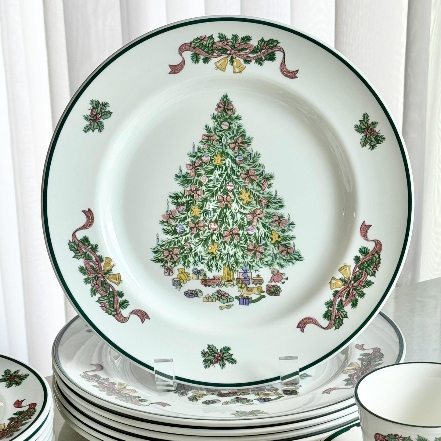 Vintage Johnson Brothers Victorian Christmas Dishes (circa 1992 - 2002) - Service for Eight (32 pieces total)