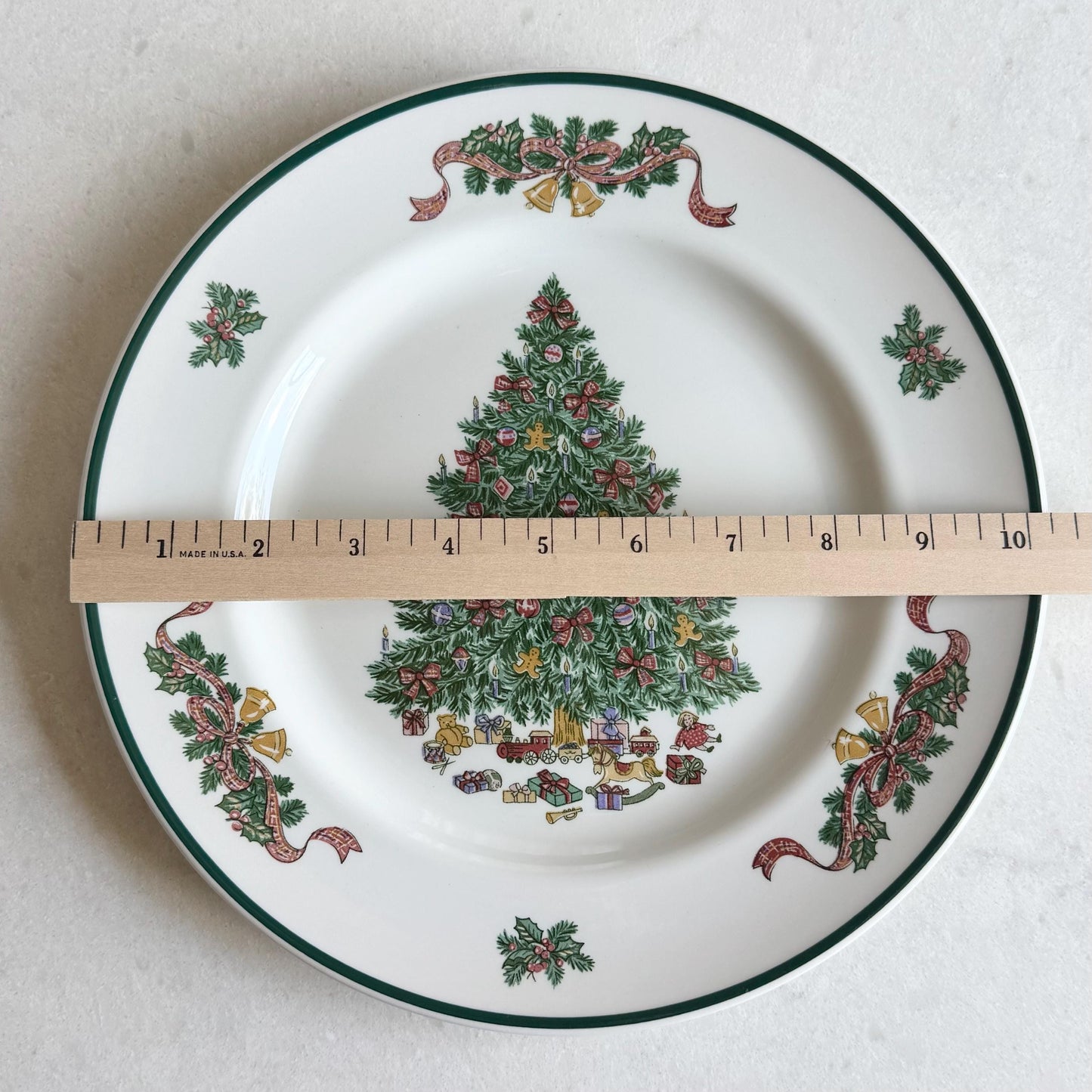 Vintage Johnson Brothers Victorian Christmas Dishes (circa 1992 - 2002) - Service for Eight (32 pieces total)