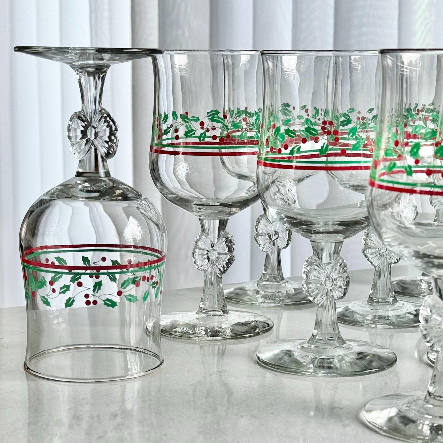 Vintage Arby's Bow Stem Gold Trimmed Christmas Glasses - Set of 12