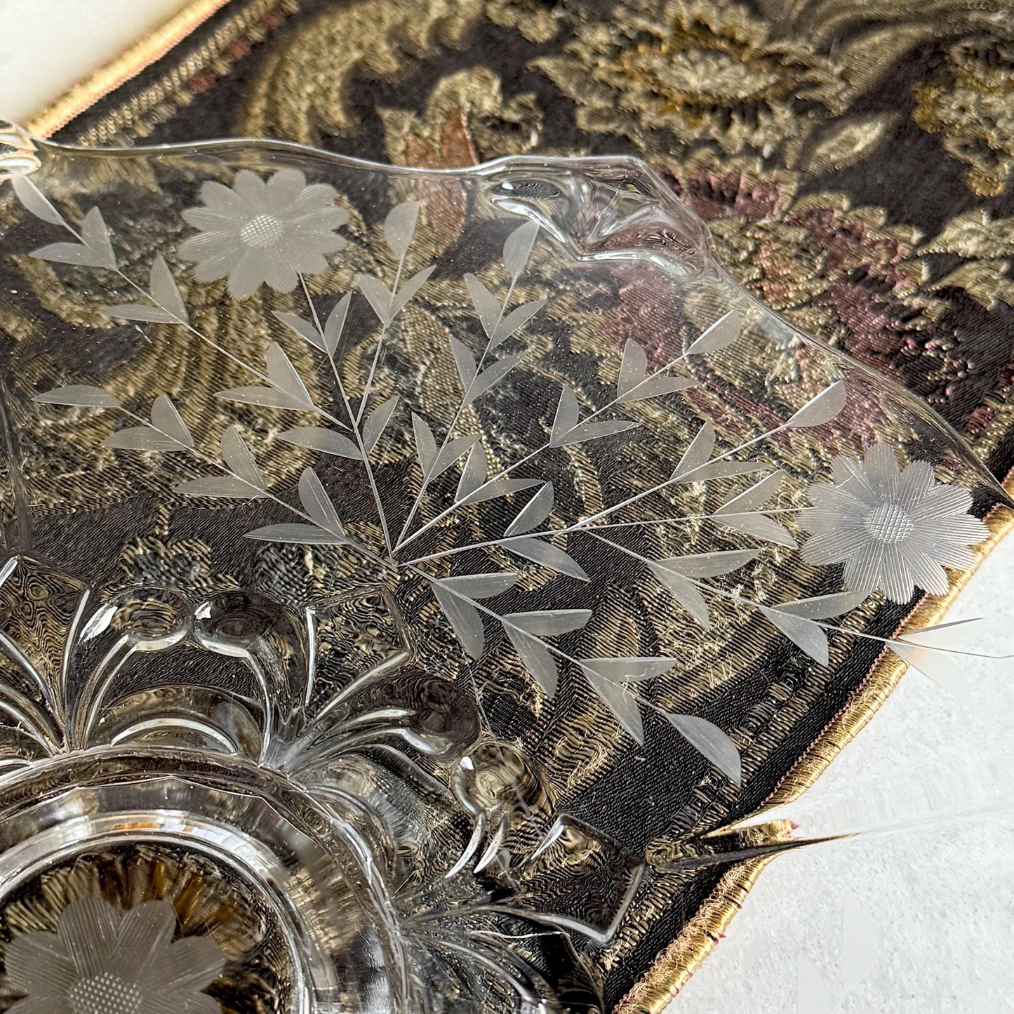 Vintage Indiana Glass 14 Inch Double Fleur De Lis Etched Cake Plate