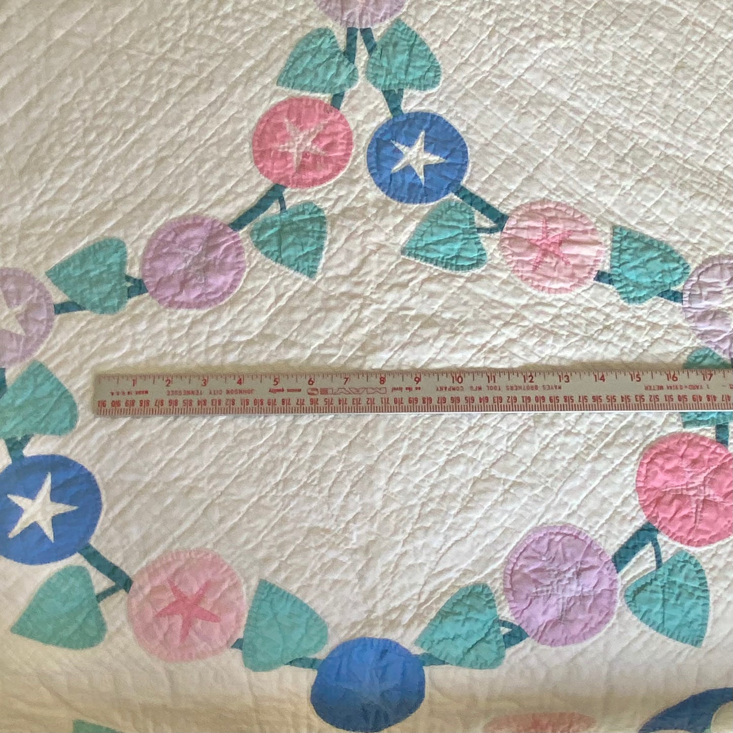 Vintage Applique Quilt - Approx. 69 in. X 89 in.