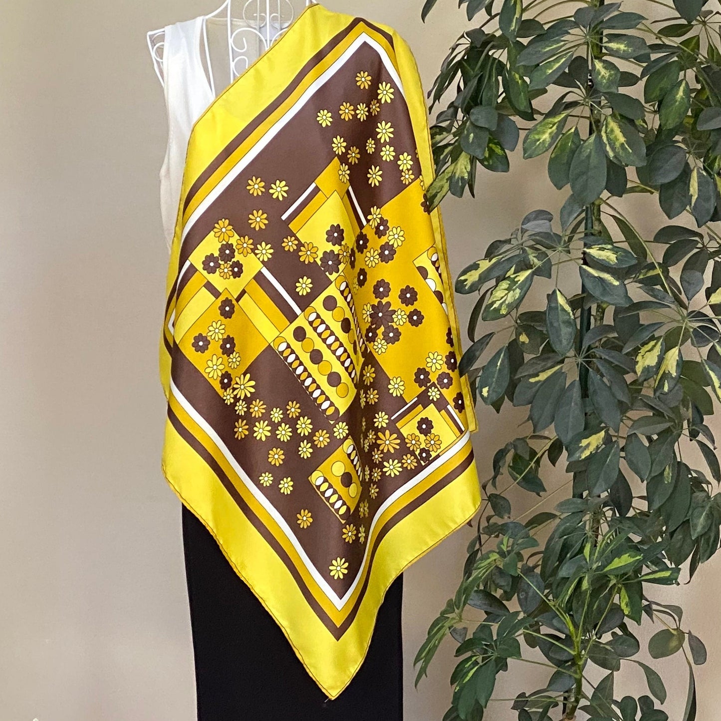 Vintage Retro Gold and Brown Scarf