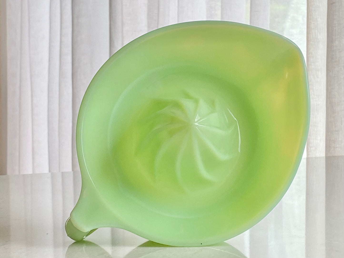 Vintage Mckee Uranium Green Jadite Citrus Juicer / Reamer
