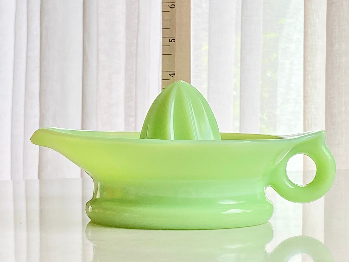Vintage Mckee Uranium Green Jadite Citrus Juicer / Reamer