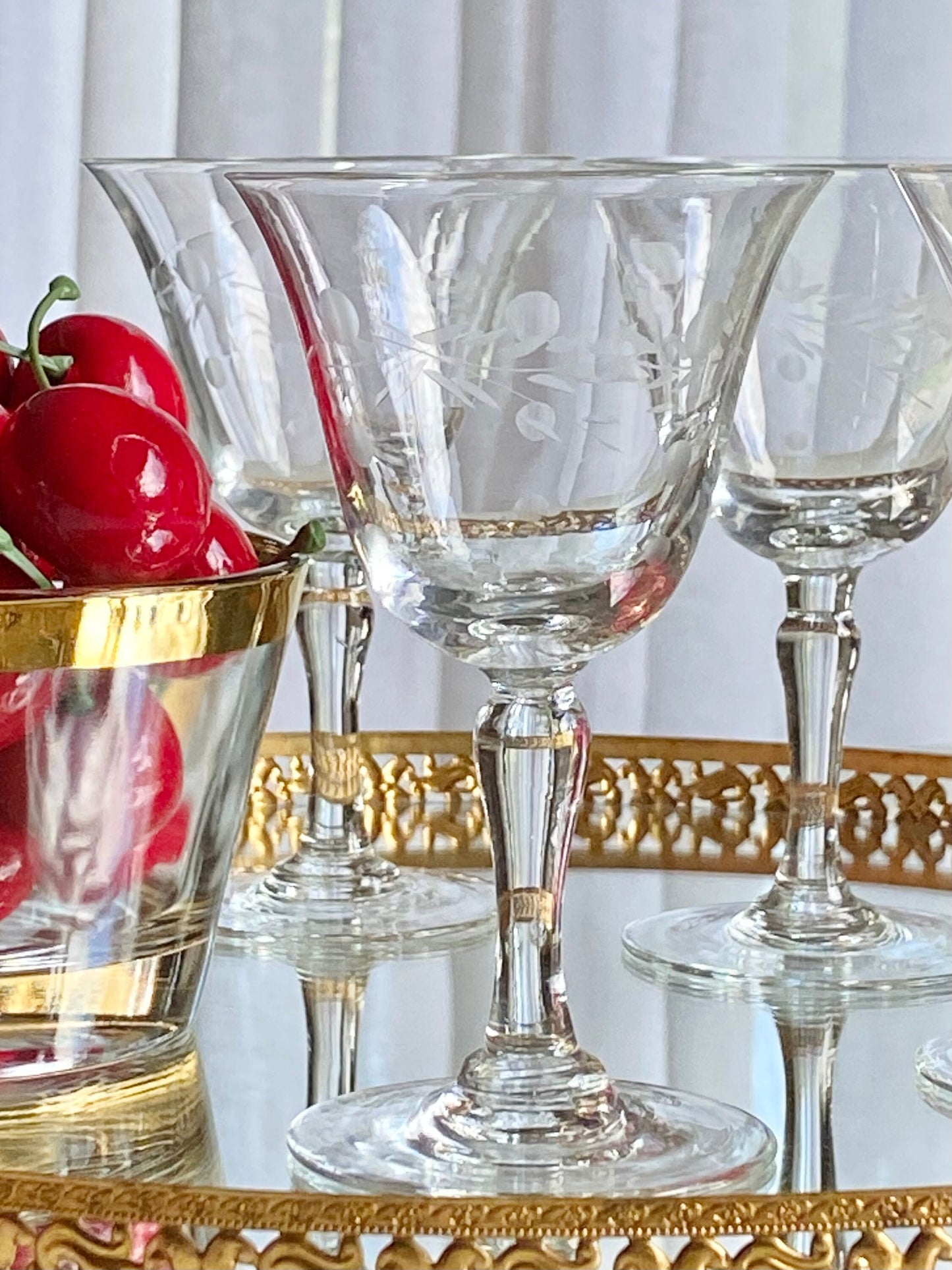 Vintage Pioneer Willow Moon Vintage Etched Glasses - Set of 4