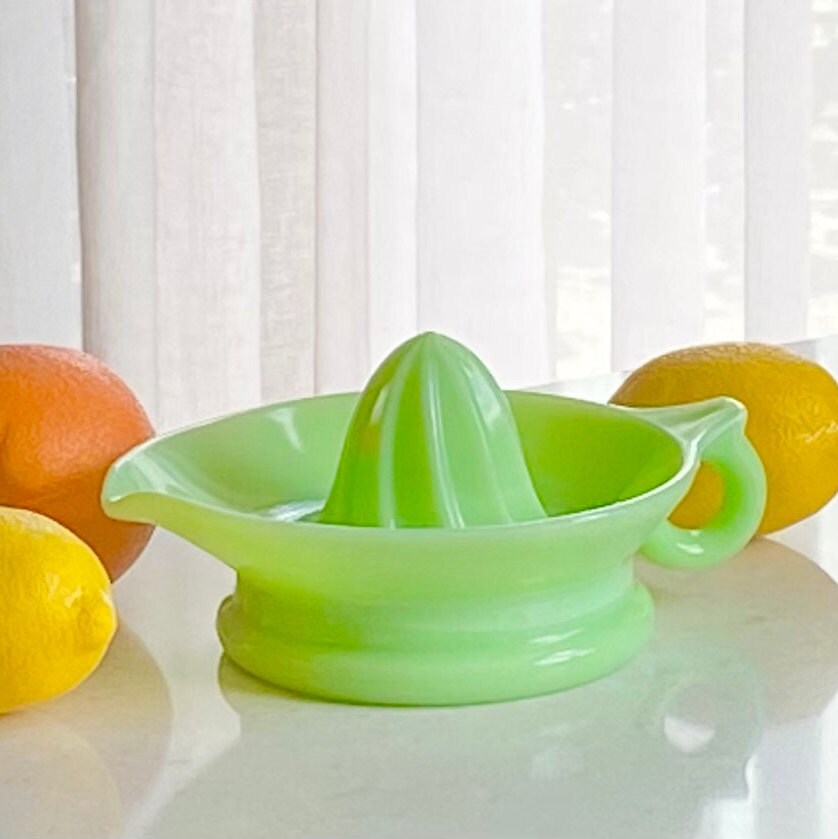 Vintage Mckee Uranium Green Jadite Citrus Juicer / Reamer