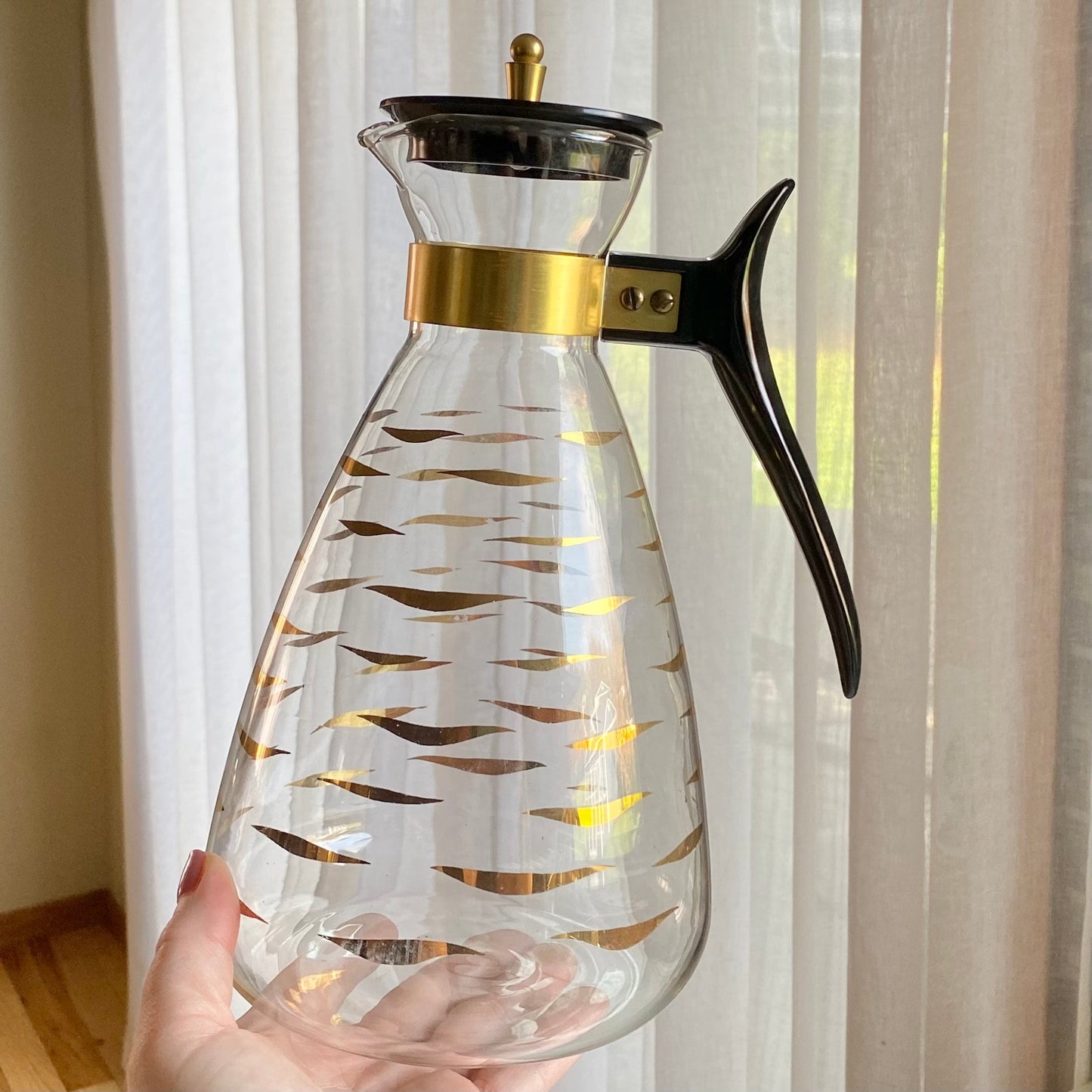 Vintage Pyrex Gold Wave 10 Cup Carafe with Lid and Stand