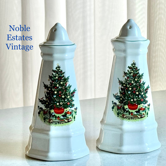Vintage Pfaltzgraff Heritage Christmas Salt and Pepper Shakers - Set of 2