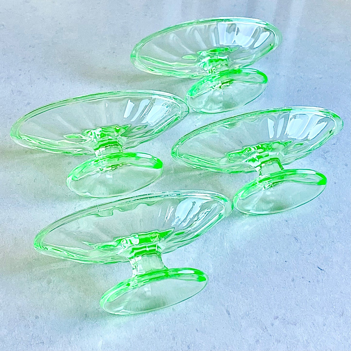 Vintage Indiana Glass Tea Room Uranium Green Banana Split Ice Cream Bowls (Circa 1926 - 1931) - Set of 4