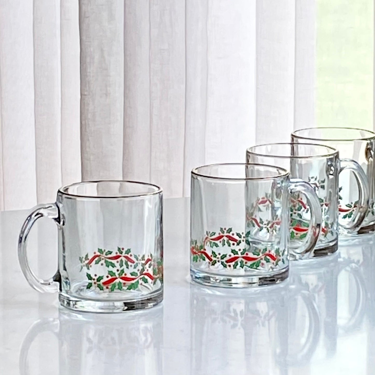 Vintage Libbey Gold Rimmed Holly Berry Garland Mugs - Set of 4