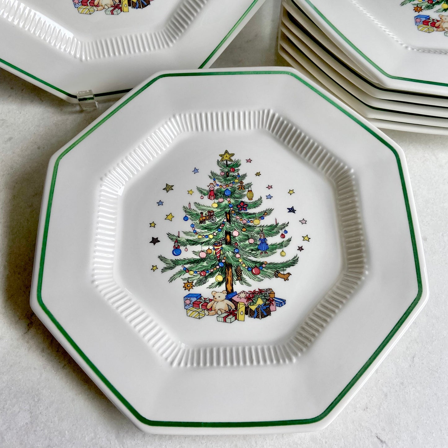 Vintage Nikko Classic Collection Christmas Dinner Plates - Set of 6