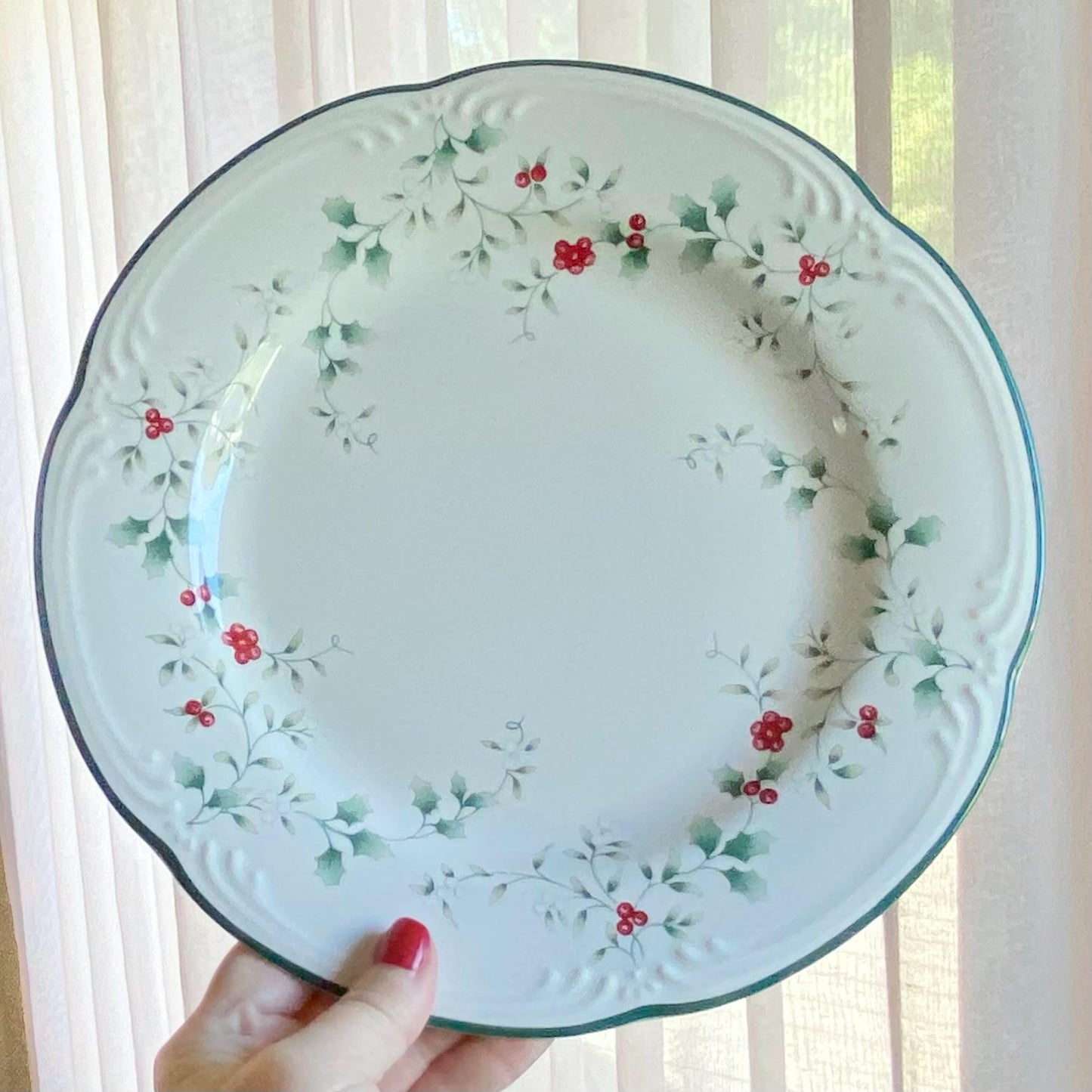 Vintage Pfaltzgraff Winterberry Dishes - Service for Four (12 pieces total)