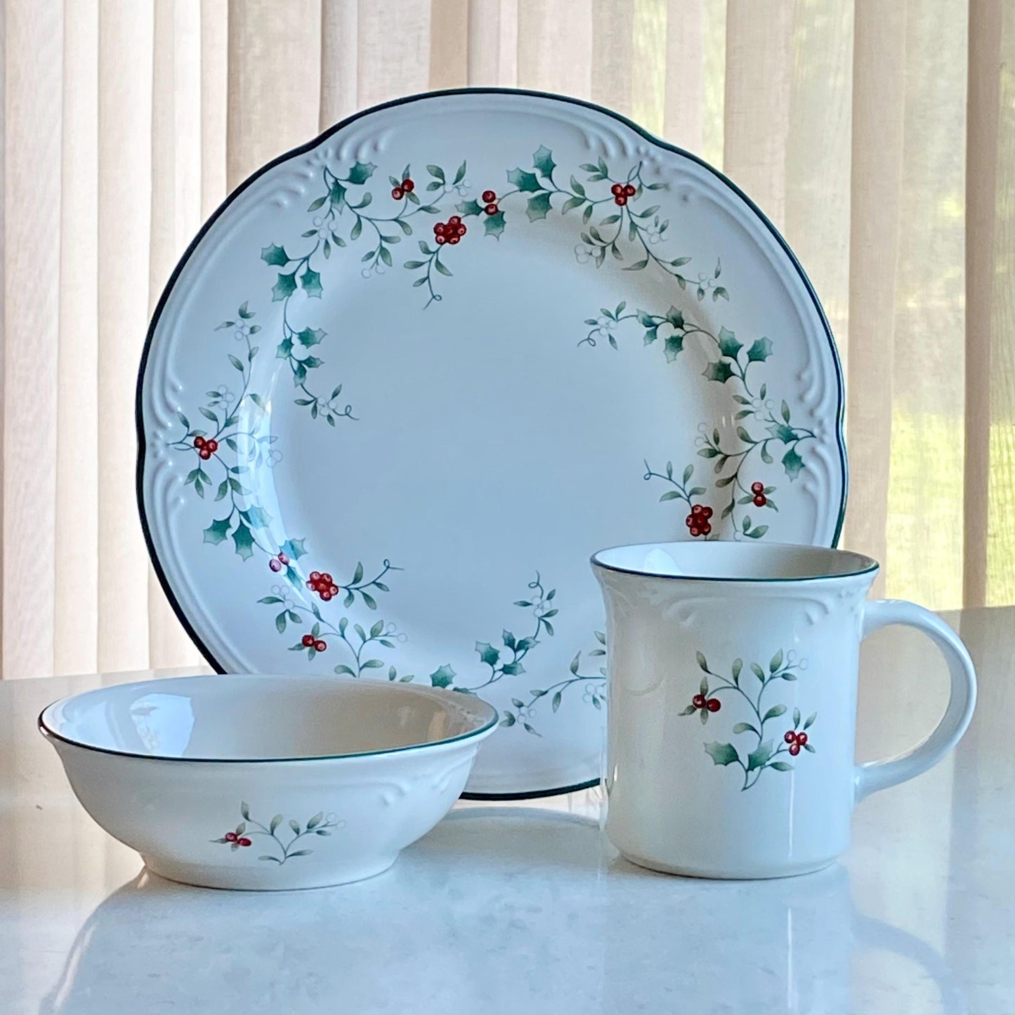 Vintage Pfaltzgraff Winterberry Dishes - Service for Four (12 pieces total)