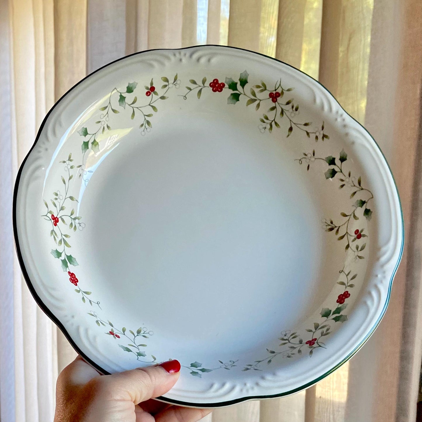 Vintage Pfaltzgraff Winterberry Large Serving Bowl