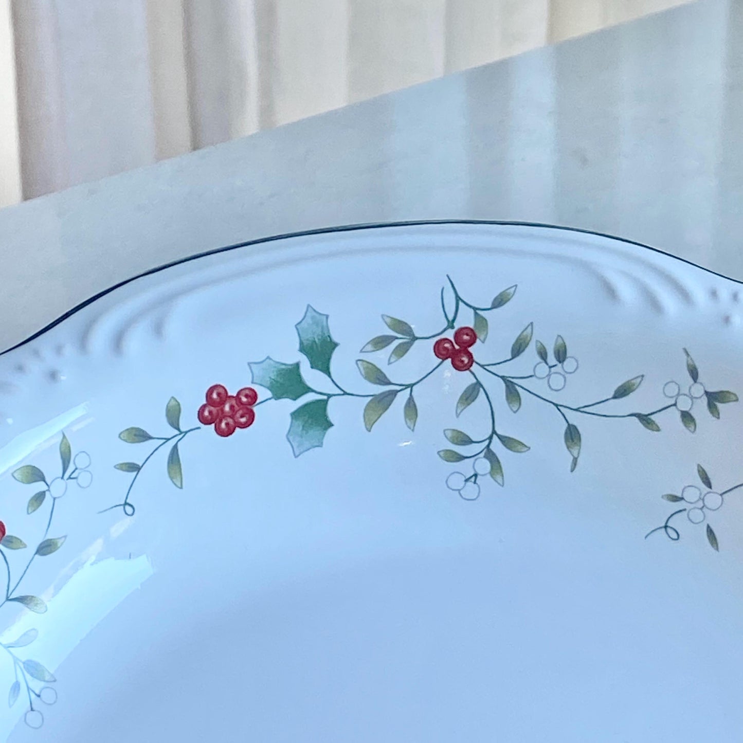 Vintage Pfaltzgraff Winterberry Large Serving Bowl