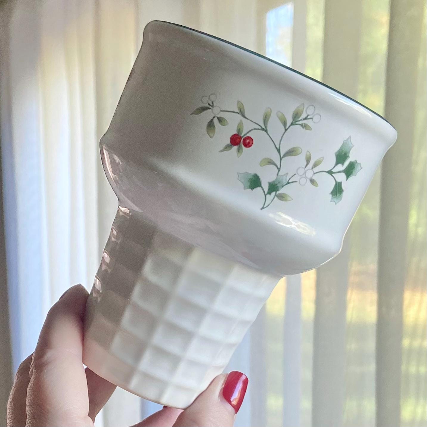 Vintage Pfaltzgraff Winterberry Ice Cream Cone Dishes - Set of 4