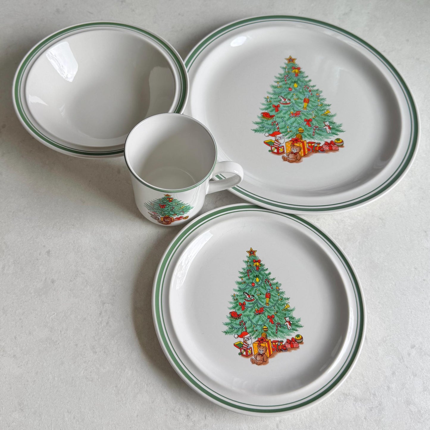 Vintage Anchor Hocking Holiday Magic Dishes - Service for 4 (16 pieces total)