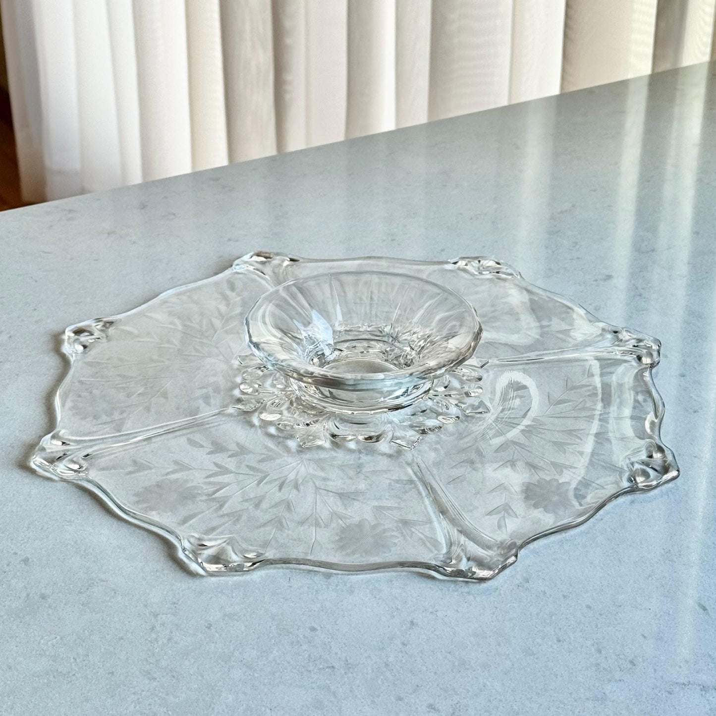 Vintage Indiana Glass 14 Inch Double Fleur De Lis Etched Cake Plate