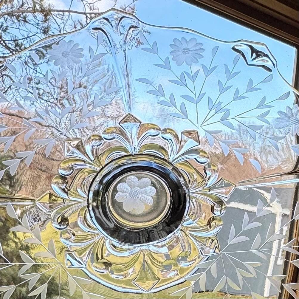 Vintage Indiana Glass 14 Inch Double Fleur De Lis Etched Cake Plate