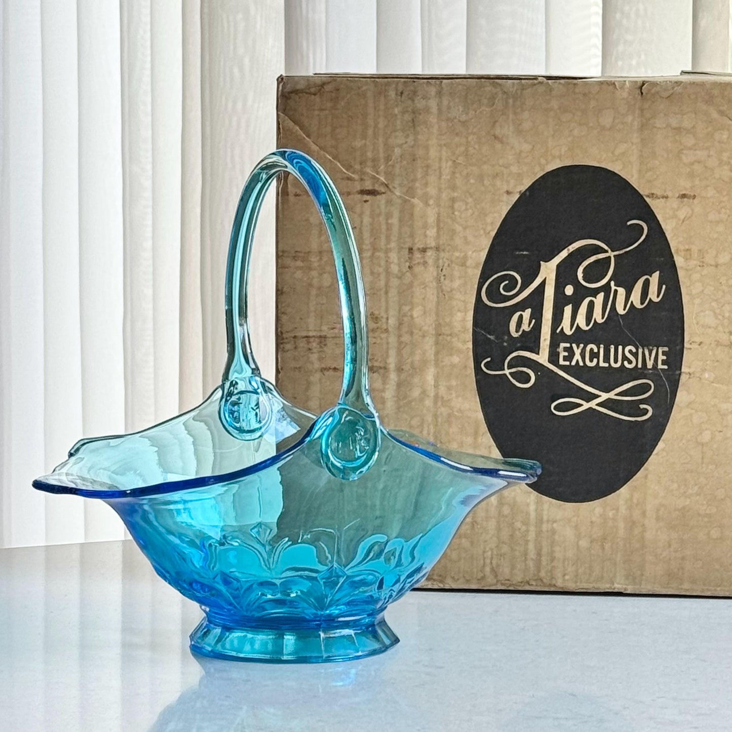 Vintage Tiara Exclusive Blue Glass Duchess Double Fleur De Lis Basket (circa 1980)