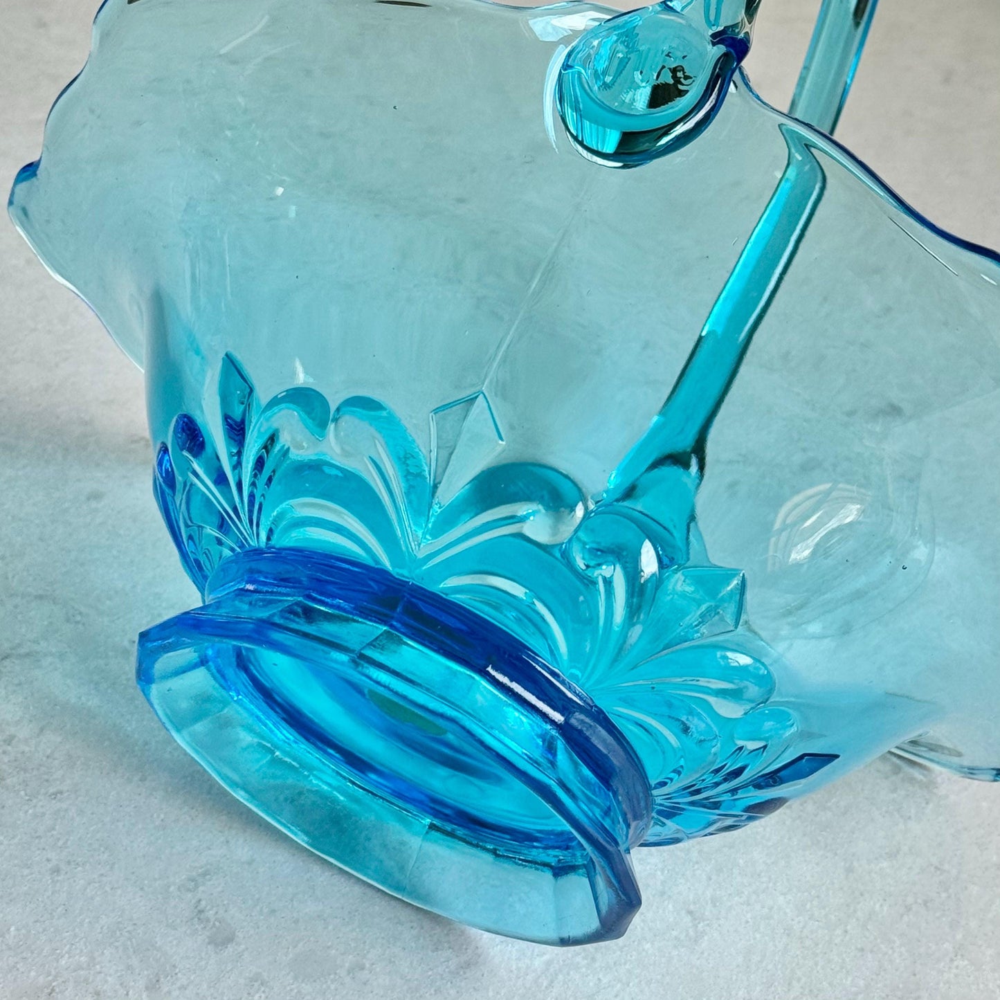 Vintage Tiara Exclusive Blue Glass Duchess Double Fleur De Lis Basket (circa 1980)