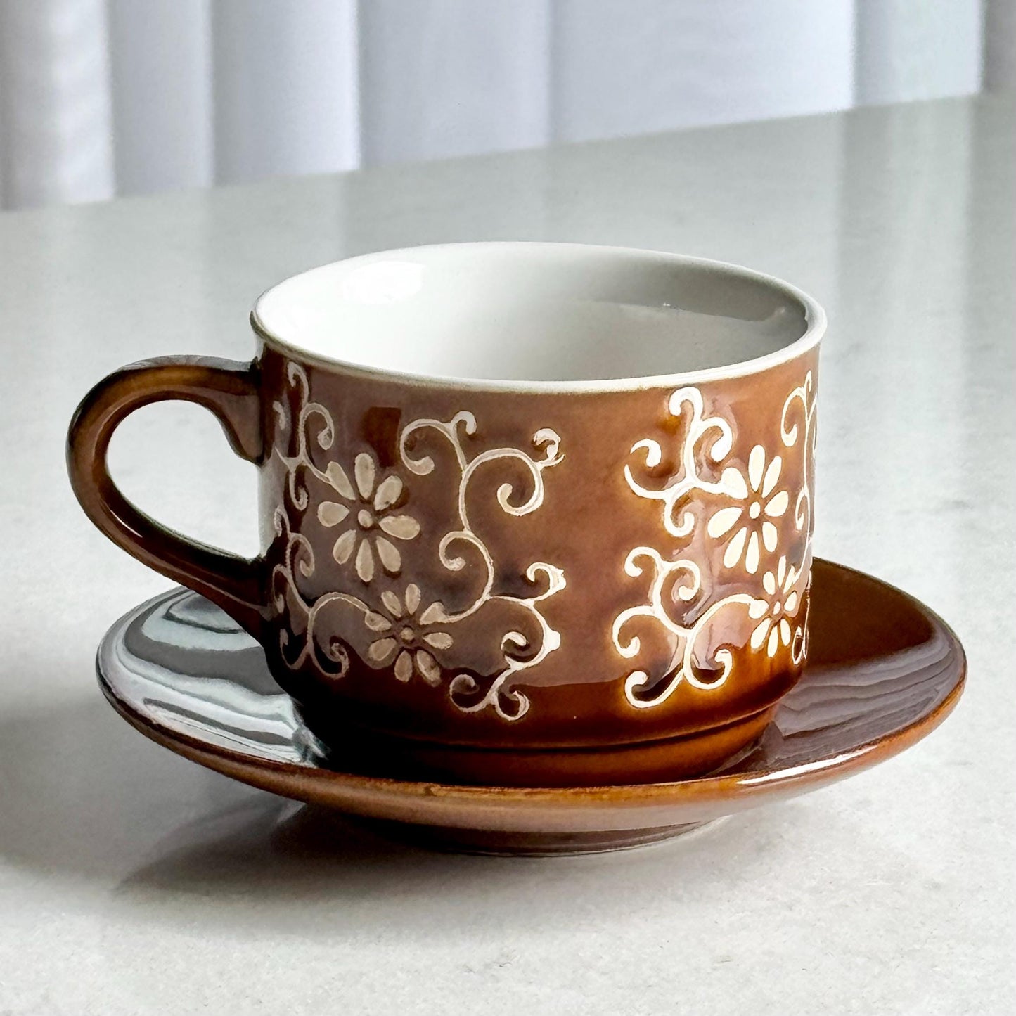 Vintage Retro Cup and Saucer Set with Caddy