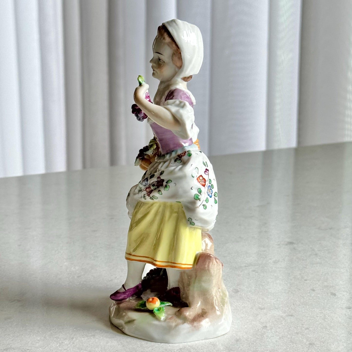 Vintage Sitzendorf German Porcelain Girl Figurine