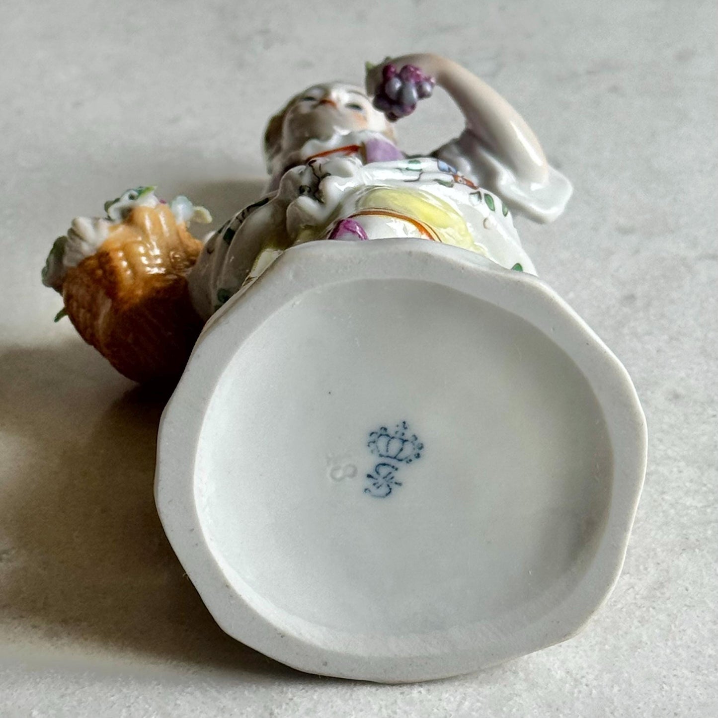 Vintage Sitzendorf German Porcelain Girl Figurine