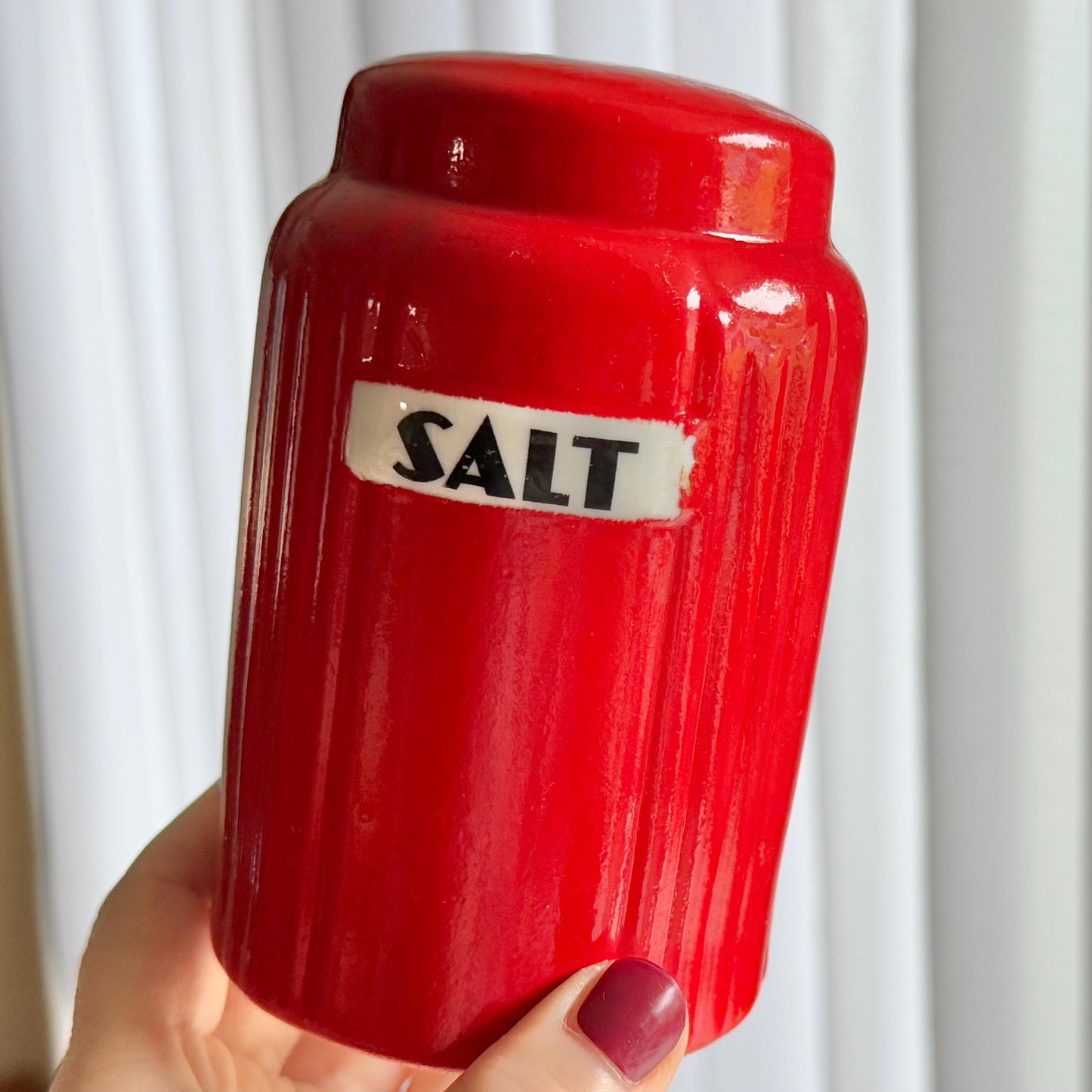 Vintage Hall Novelty Radiance Chinese Red Salt & Pepper Shaker Set
