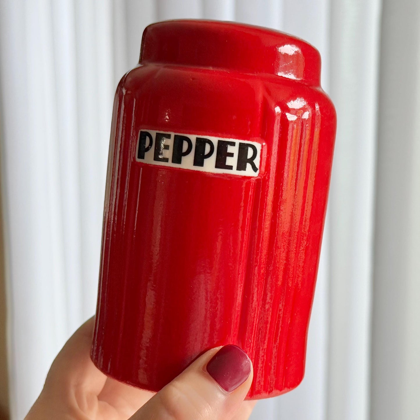 Vintage Hall Novelty Radiance Chinese Red Salt & Pepper Shaker Set