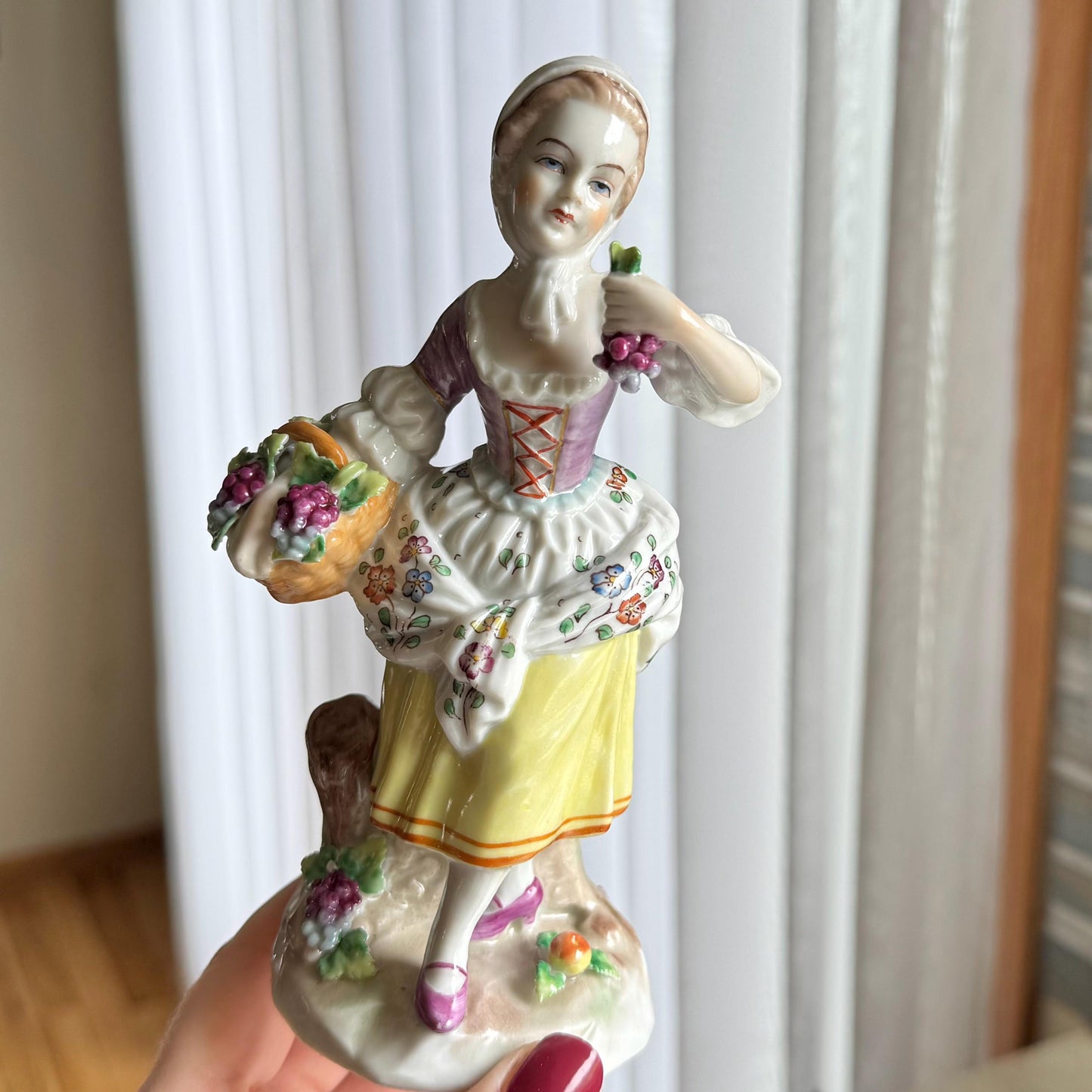 Vintage Sitzendorf German Porcelain Girl Figurine