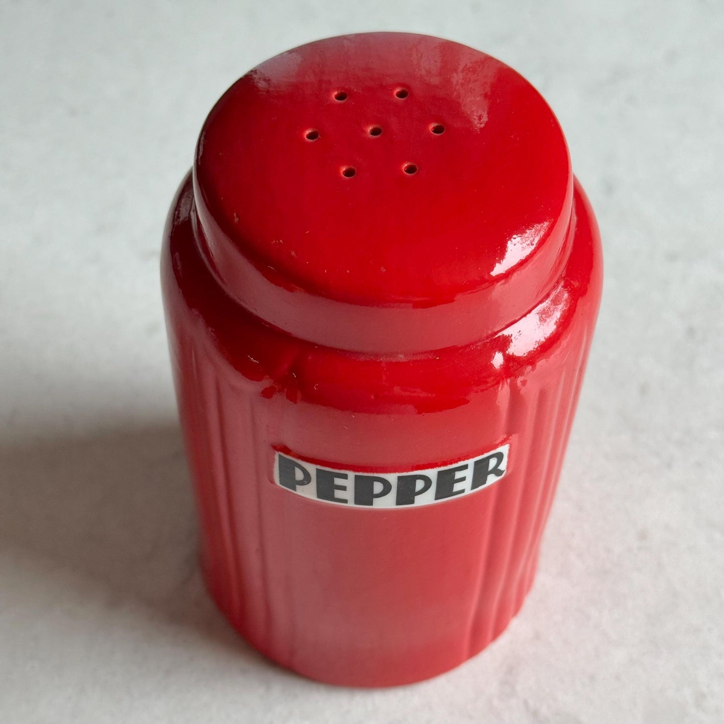 Vintage Hall Novelty Radiance Chinese Red Salt & Pepper Shaker Set