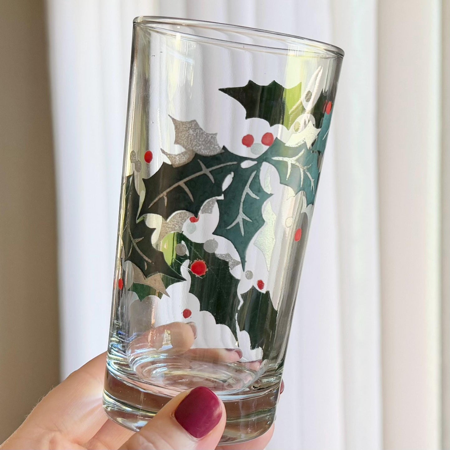 Vintage Silver Accented Holly and Berries 10 Ounce Glasses - Set of 7 Tumblers