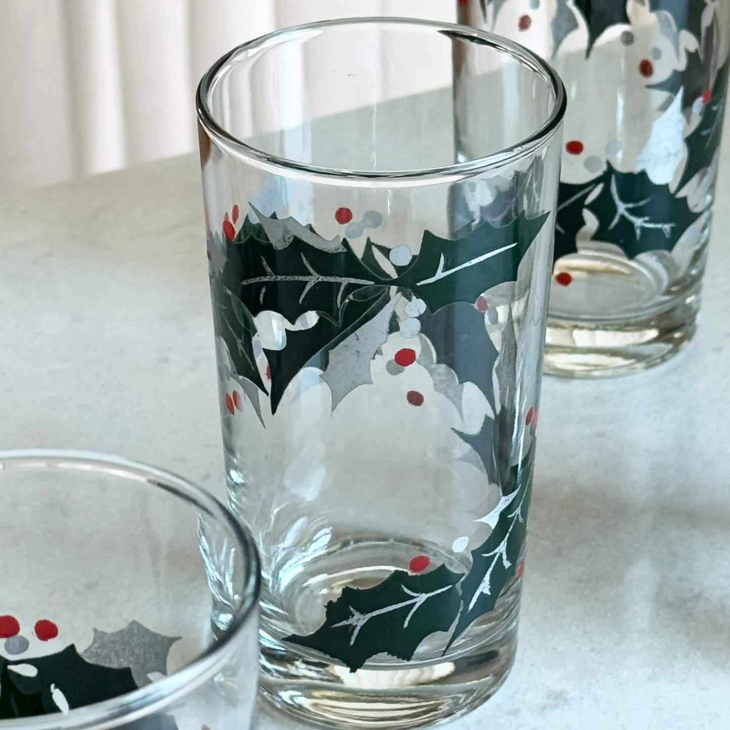 Vintage Silver Accented Holly and Berries 10 Ounce Glasses - Set of 7 Tumblers