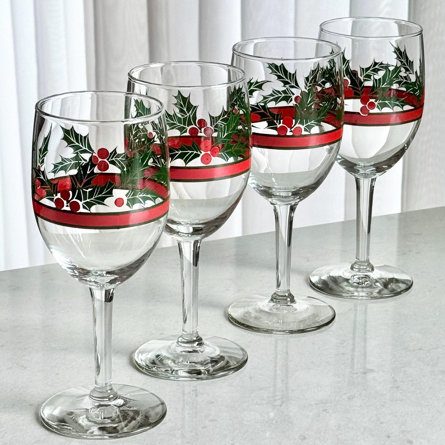 Vintage Libbey Holly and Berries Christmas Glasses - Set of 4