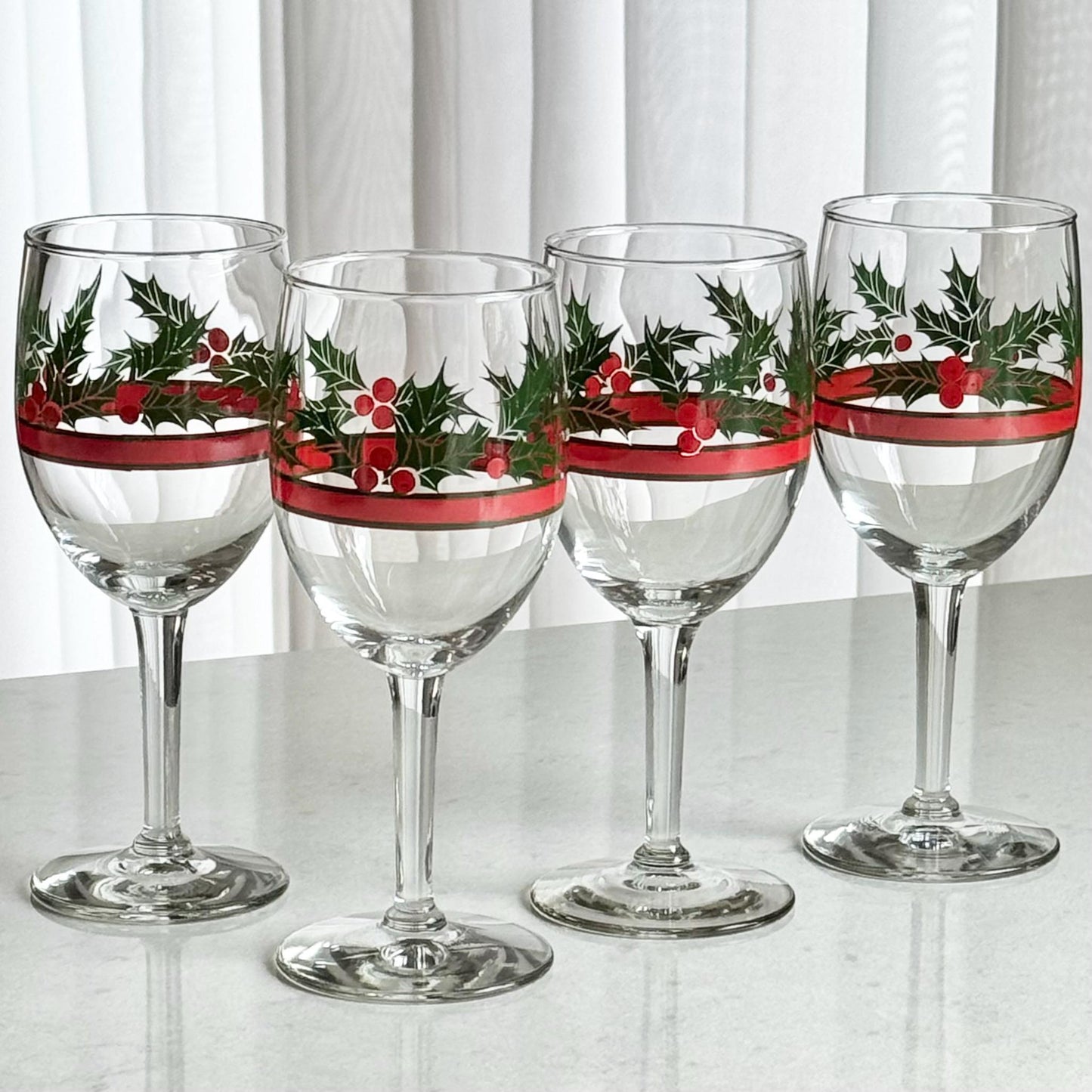 Vintage Libbey Holly and Berries Christmas Glasses - Set of 4