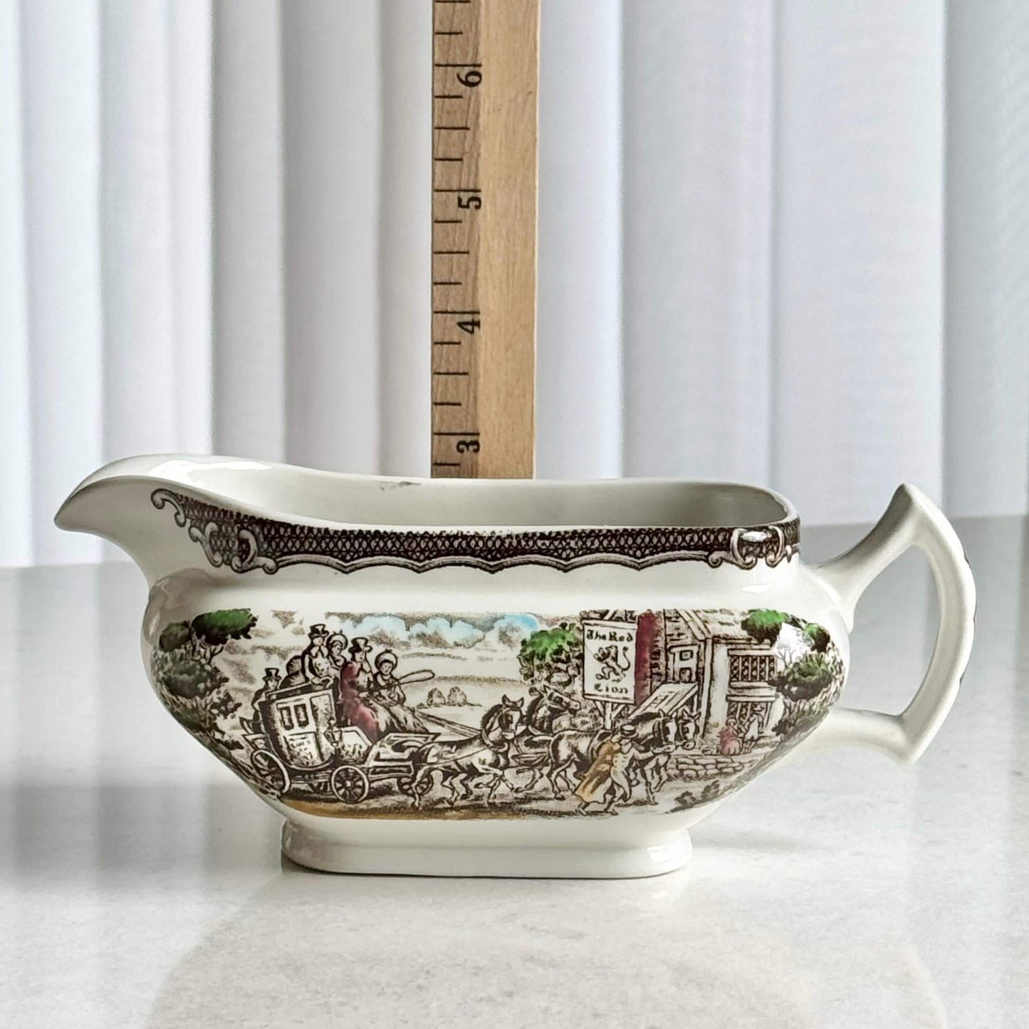 Vintage Wood & Sons The Post House Gravy /Sauce Boat with Underplate