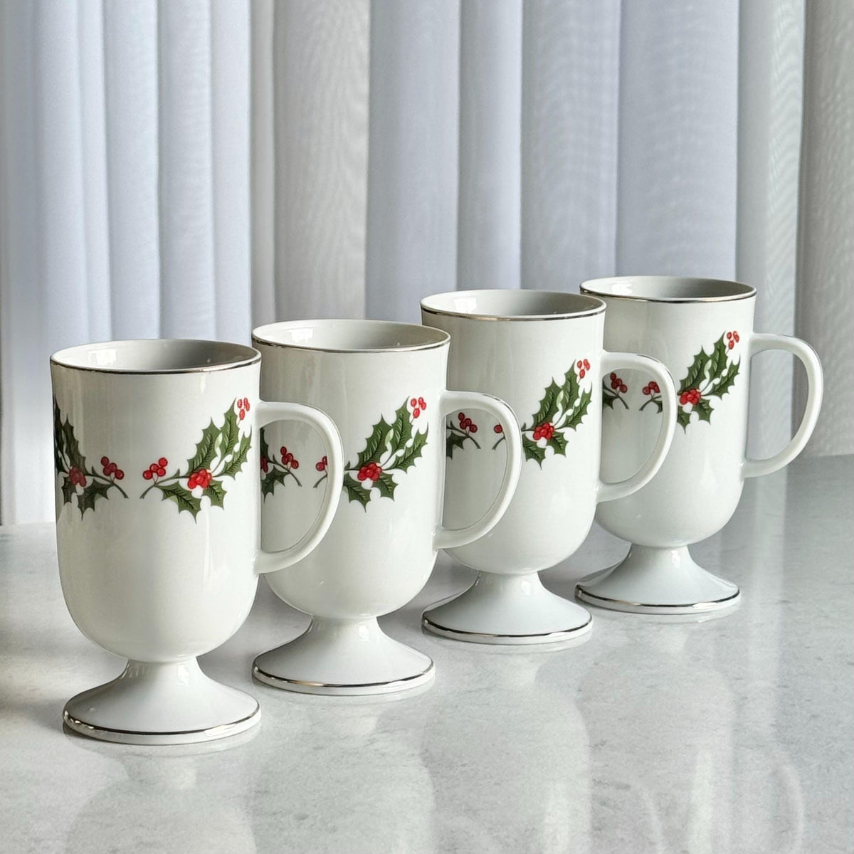 Vintage Kashima Christmas Holly Footed Cups - Set of 4