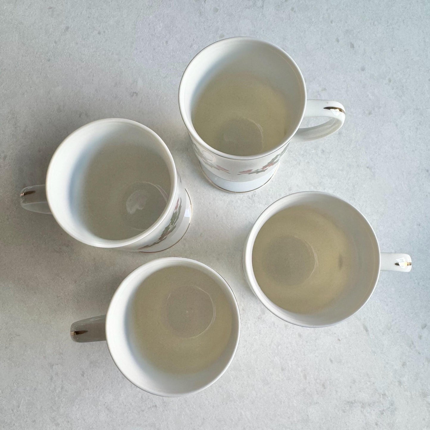 Vintage Kashima Christmas Holly Footed Cups - Set of 4