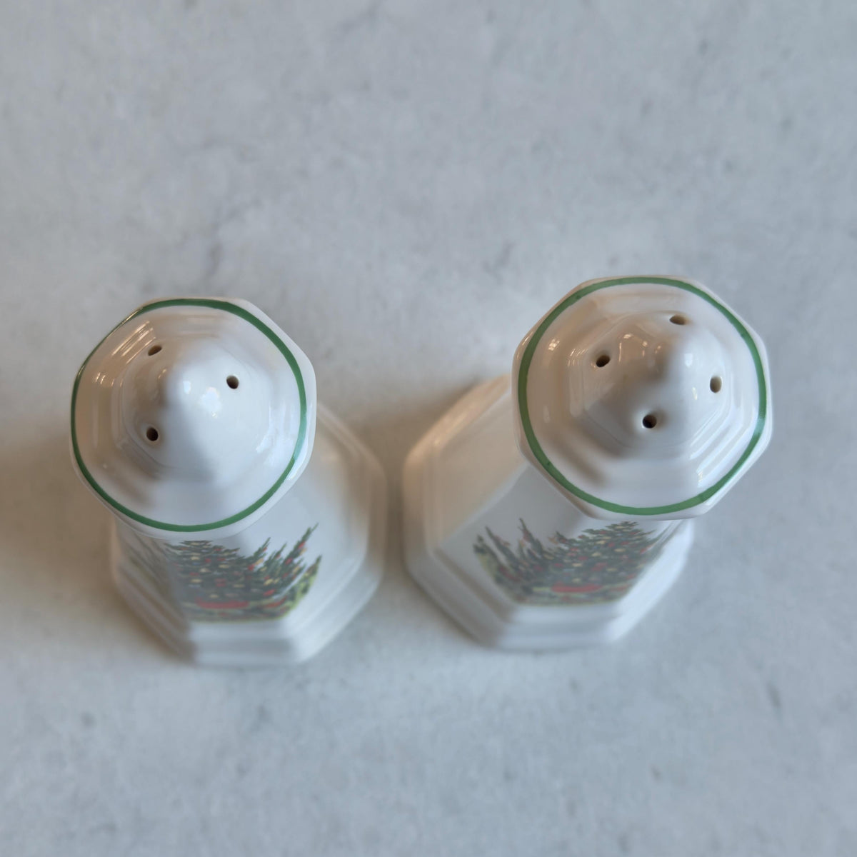 Vintage Pfaltzgraff Heritage Christmas Salt and Pepper Shakers - Set of 2