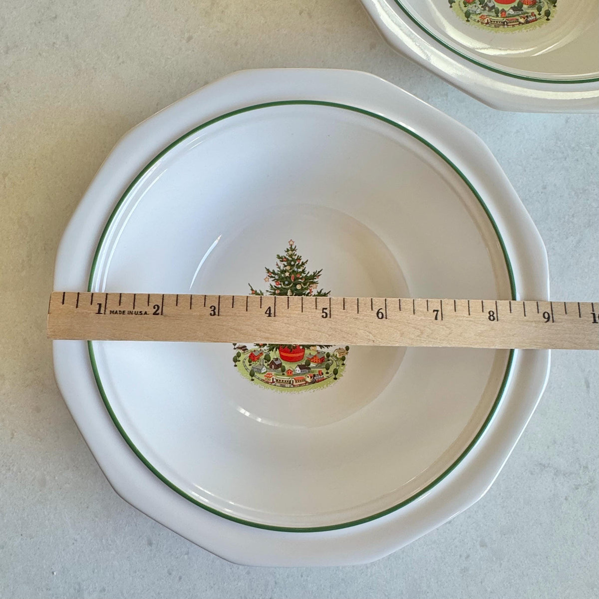 Vintage Pfaltzgraff Heritage Christmas 9 Inch Bowls - Set of 2