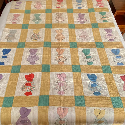 Vintage Sun Bonnet Sue Quilt - Approx. 62 in x 80 in.