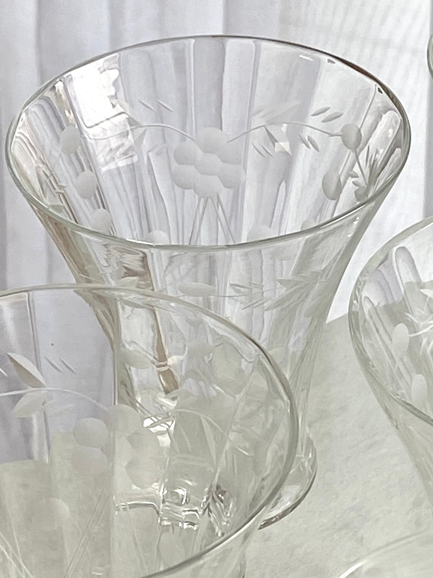 Vintage Etched Optic Ribbed Glasses - Set of 8